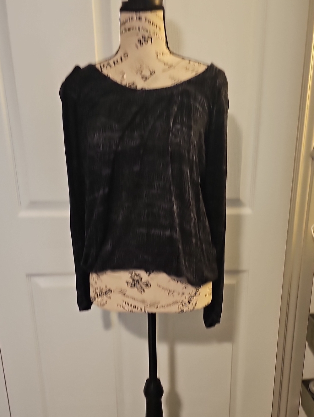 Black Velvet Long-Sleeve Women’s Top
